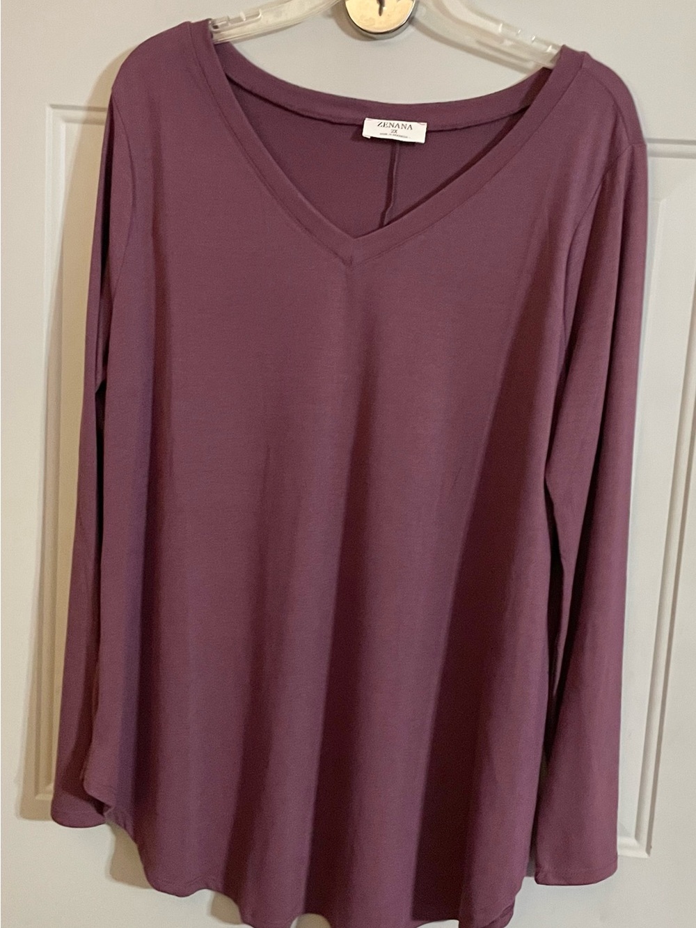 Zenana NWOT Never Worn Plum V-Neck Long Sleeve Top Size 2x